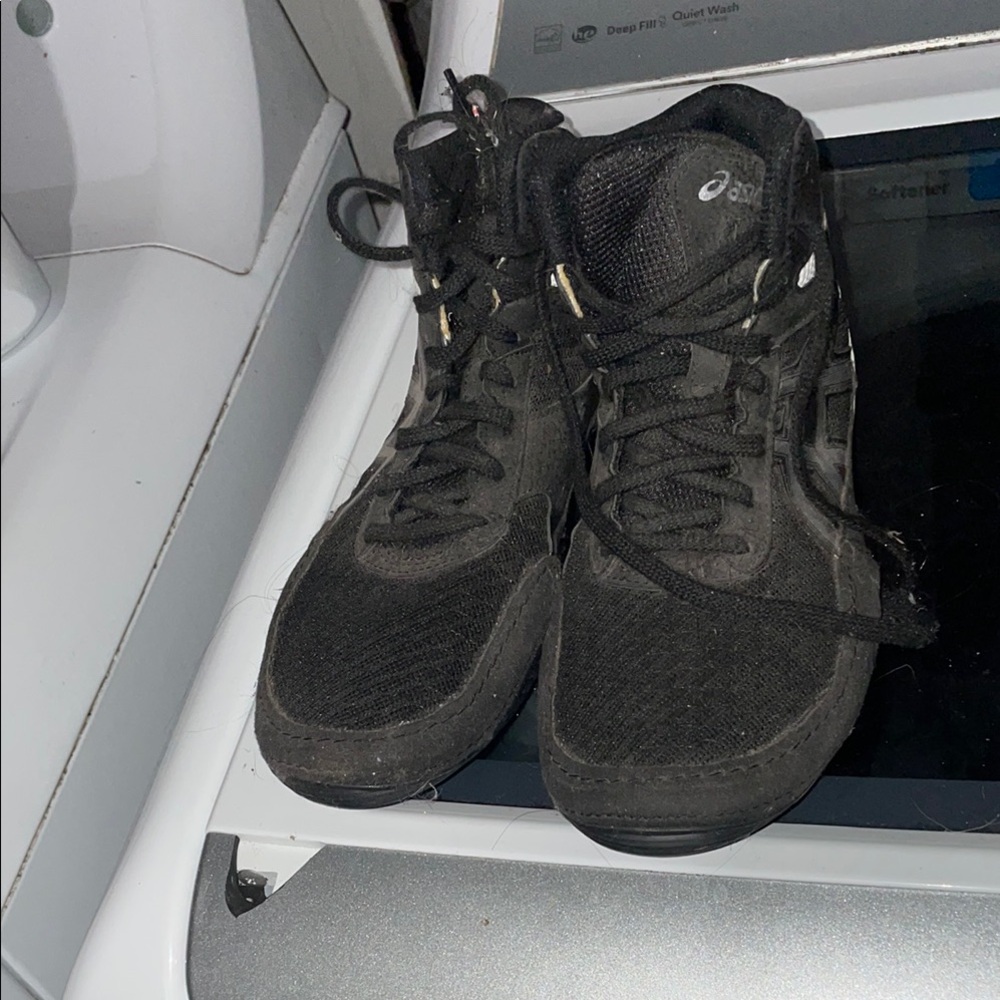 ASICS Black Boys Wrestling Shoes